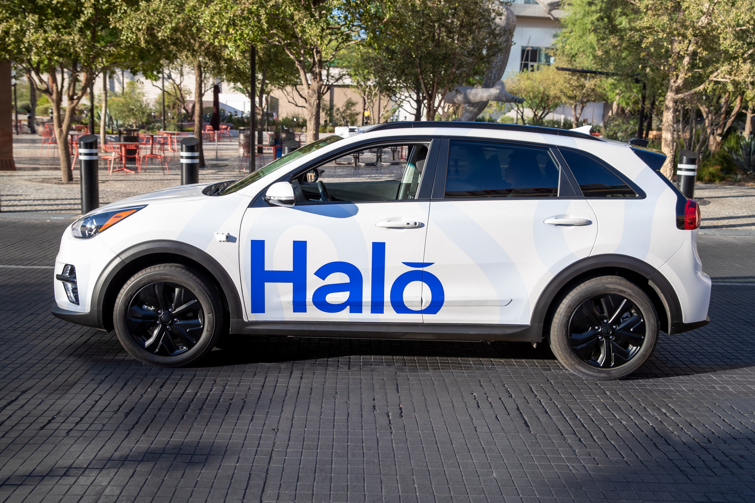 Autonomous Vehicle Startup Halo and T-Mobile Partner to Launch Driverless Electric Cars in Las Vegas on T-Mobile 5G Network